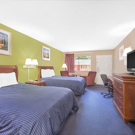 Hotel Express Anniston/Oxford Buitenkant foto
