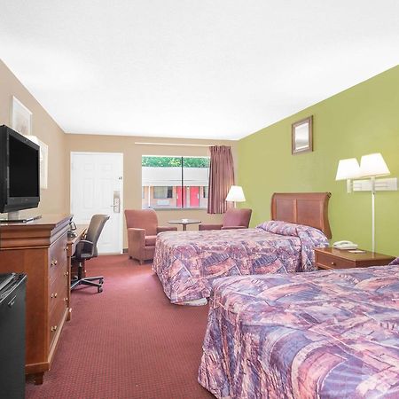 Hotel Express Anniston/Oxford Buitenkant foto