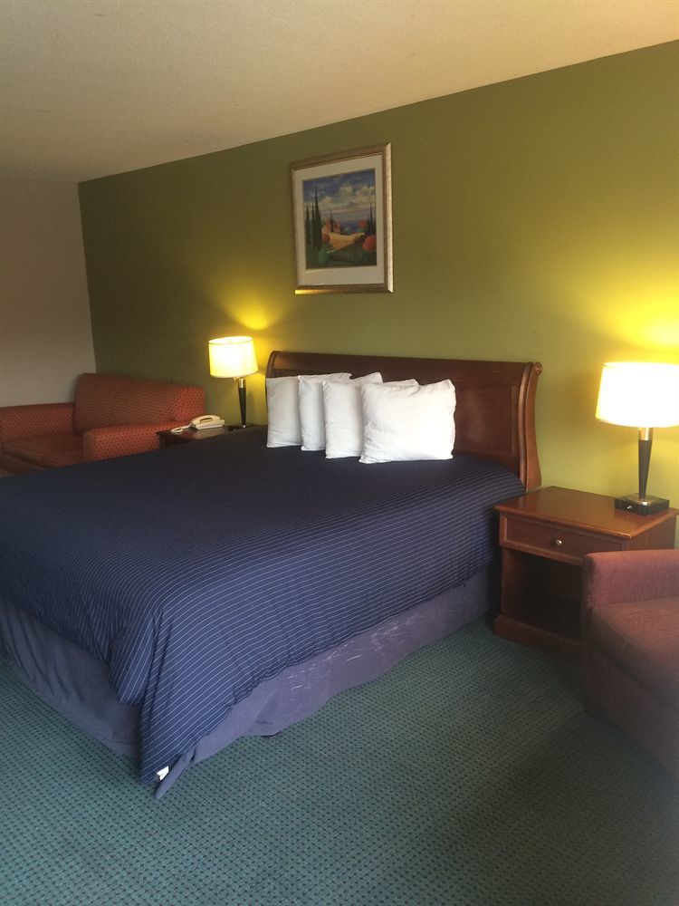 Hotel Express Anniston/Oxford Buitenkant foto