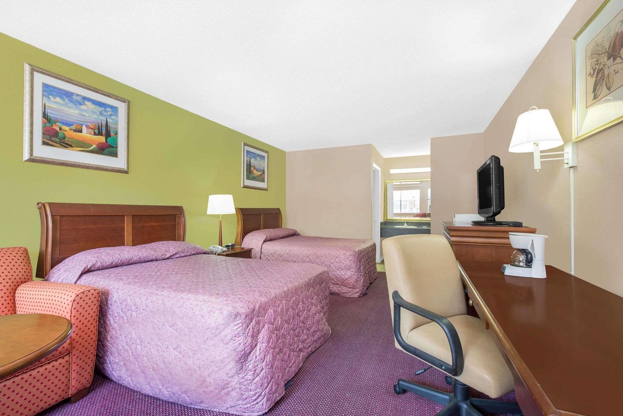 Hotel Express Anniston/Oxford Buitenkant foto