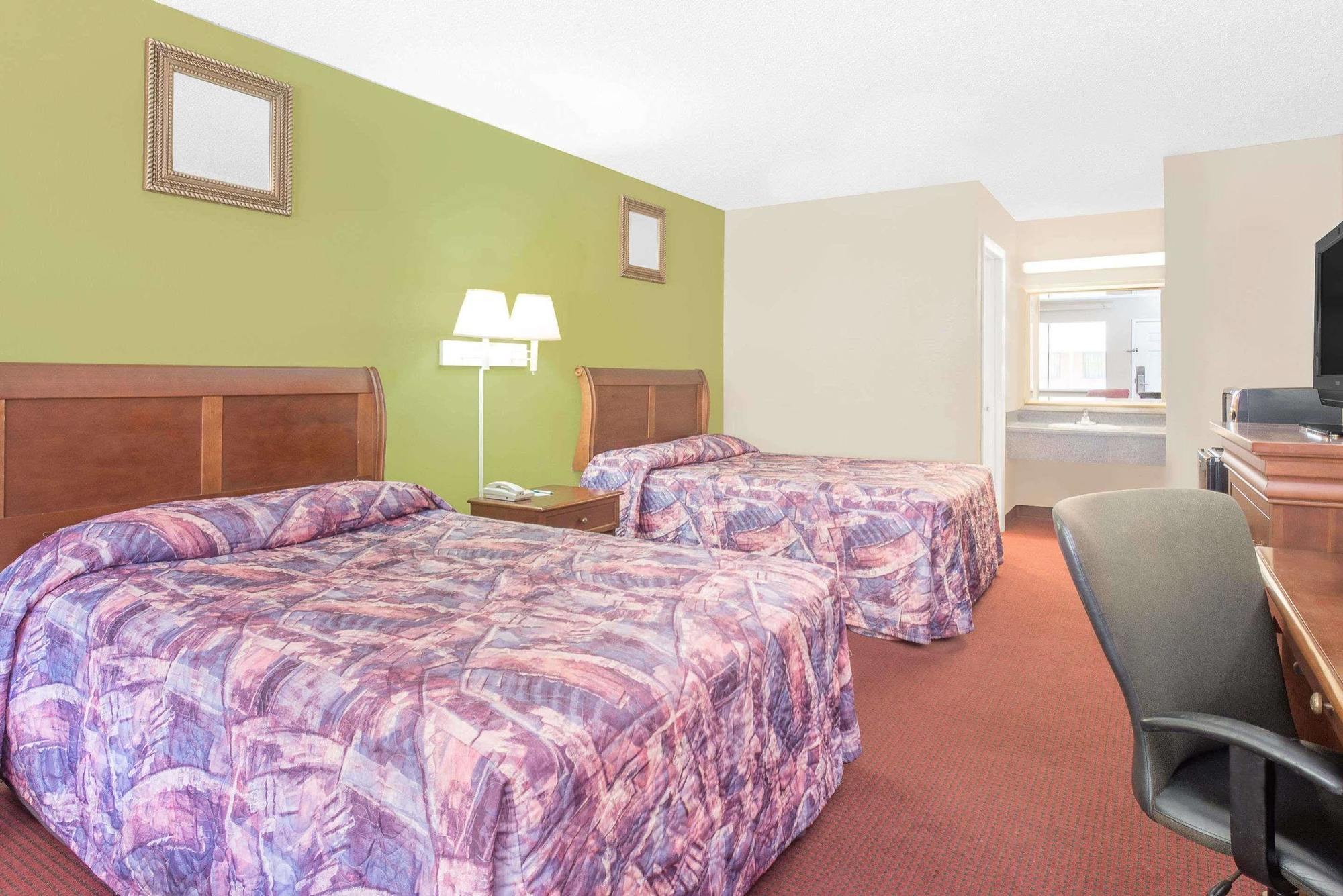 Hotel Express Anniston/Oxford Buitenkant foto