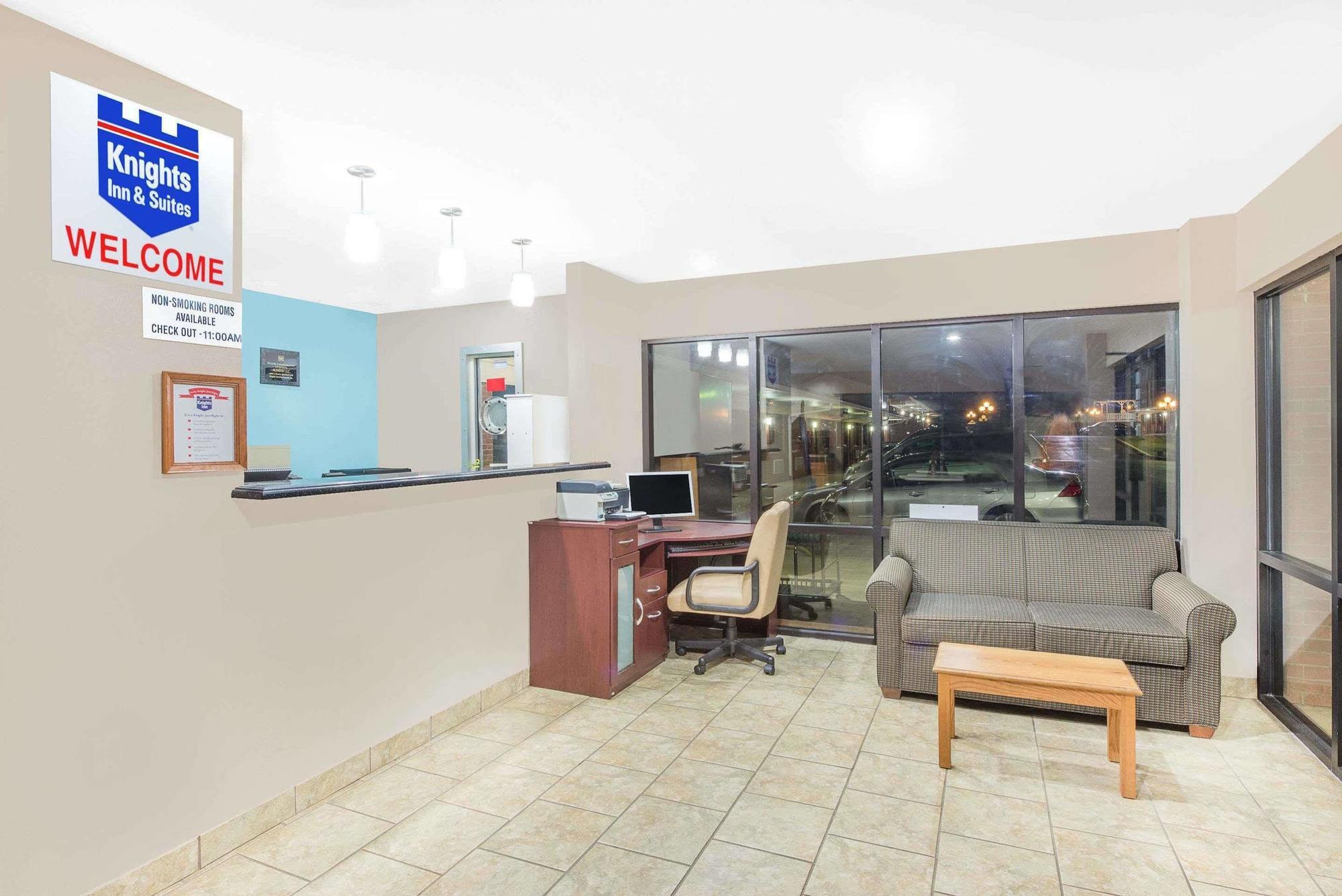 Hotel Express Anniston/Oxford Buitenkant foto