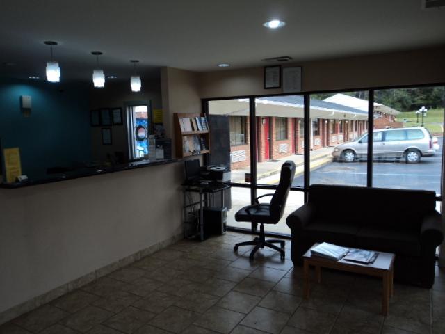 Hotel Express Anniston/Oxford Buitenkant foto